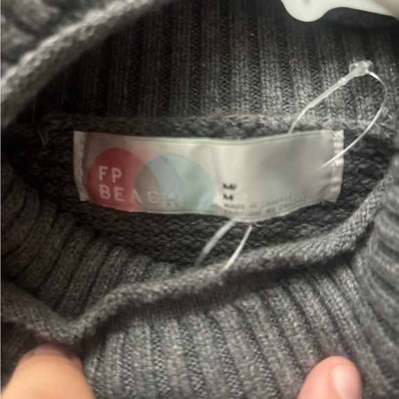 75 Free People Elegant Dark Gray Turtleneck Sweater and skirt - Picture 3 of 3